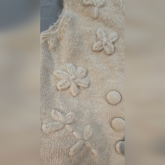 Zara Stone Embroidered Knit Style Vest - Picture 2 of 8